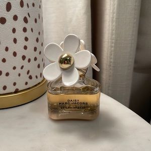 Marc Jacobs Daisy intense